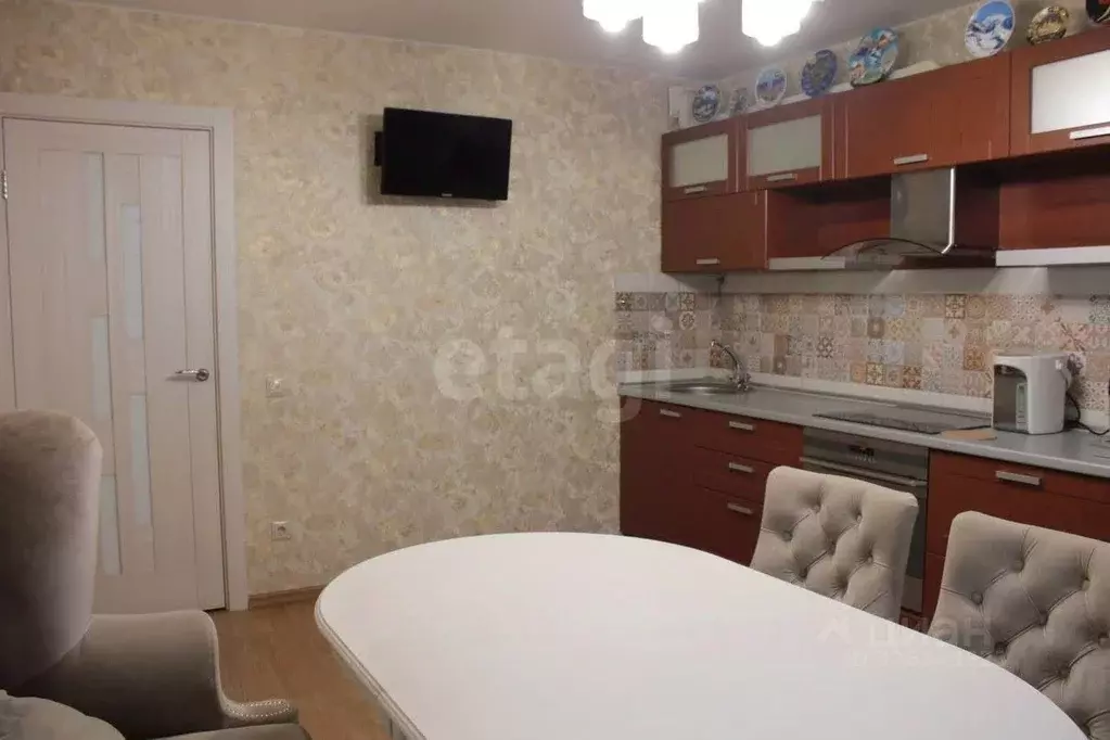 3-к кв. Тюменская область, Тюмень ул. Николая Семенова, 27к3 (90.2 м) - Фото 2