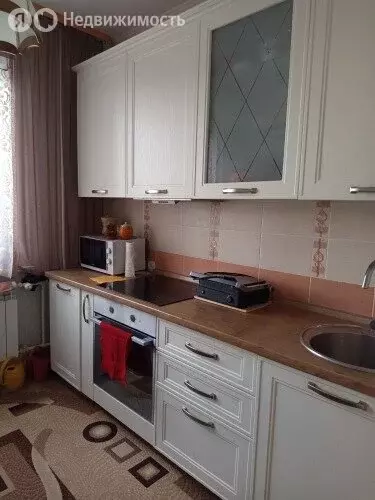 3-комнатная квартира: Красноярск, улица Малиновского, 27 (66 м) - Фото 1