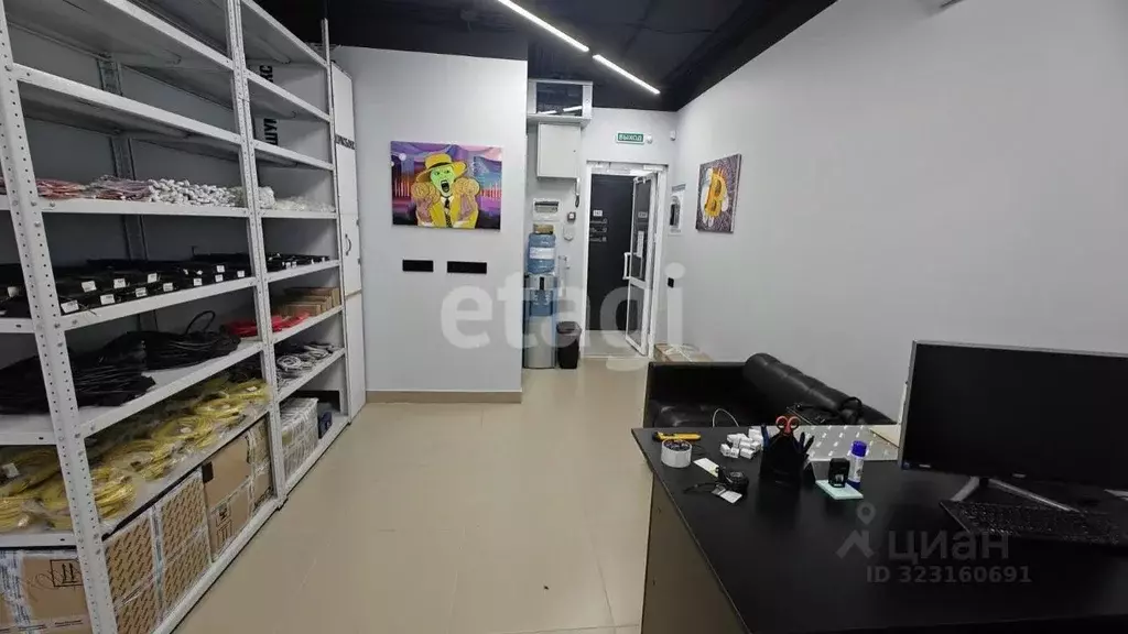 Офис в Тюменская область, Тюмень ул. Муравленко, 13 (18 м) - Фото 1