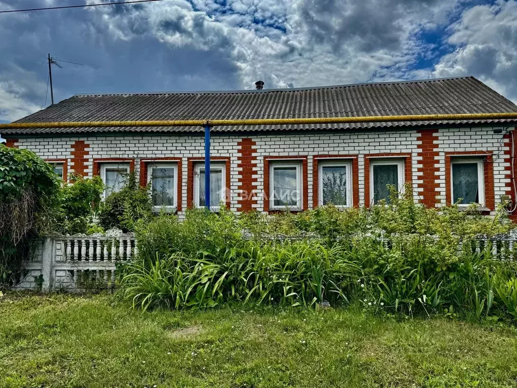 Дом в Белгородская область, Старооскольский городской округ, с. ... - Фото 1