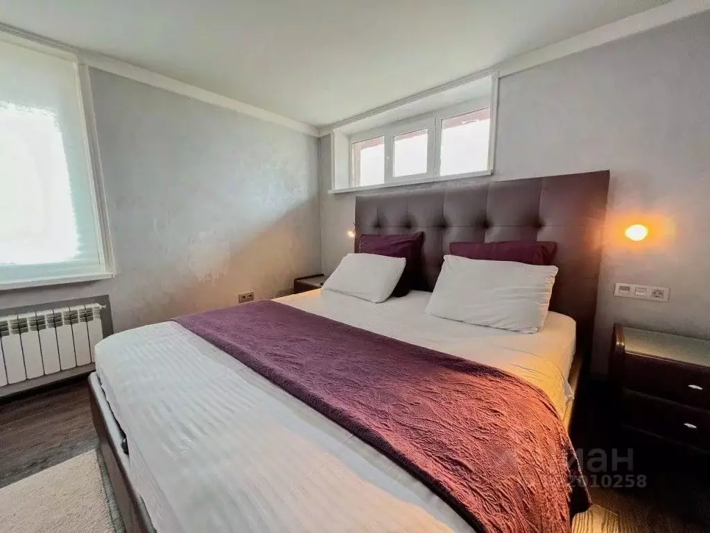 2-к кв. Свердловская область, Екатеринбург ул. Хохрякова, 72 (101.0 м) - Фото 2