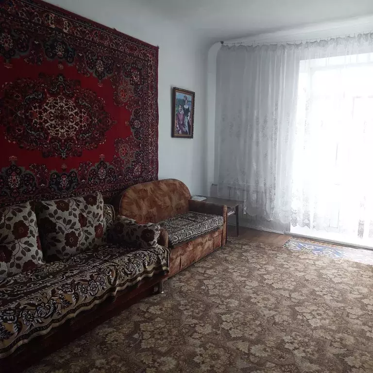 3-к кв. Кемеровская область, Новокузнецк ул. Обнорского, 1 (88.0 м) - Фото 0