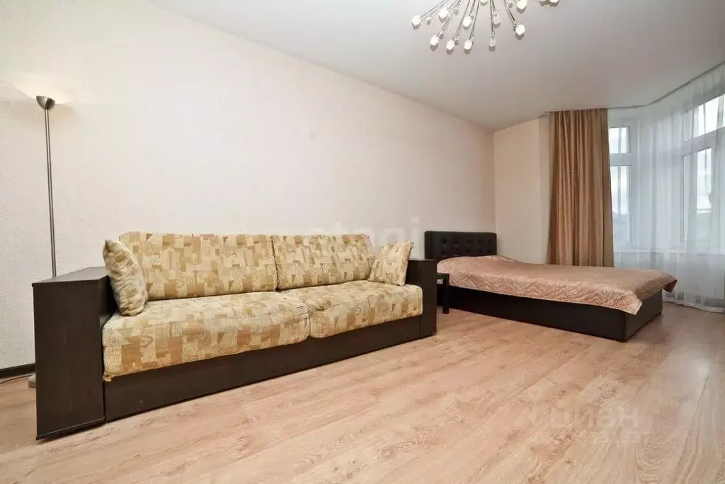 1-к кв. Свердловская область, Екатеринбург ул. Бажова, 68 (43.9 м) - Фото 1