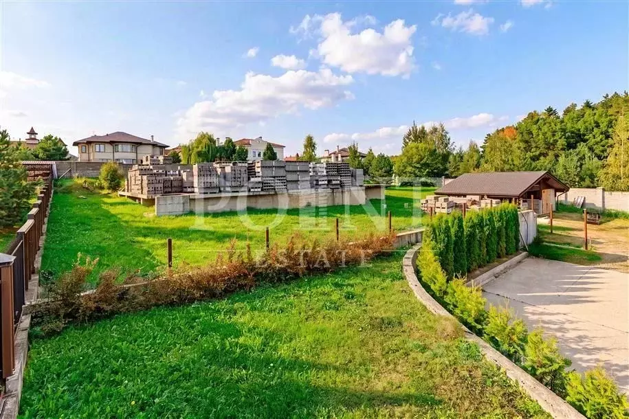 Участок в Московская область, Красногорск городской округ, д. ... - Фото 1