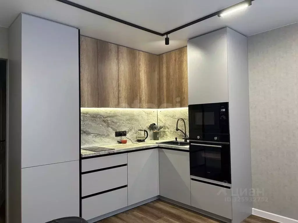 1-к кв. Тюменская область, Тюмень ул. Монтажников, 38 (40.0 м) - Фото 2