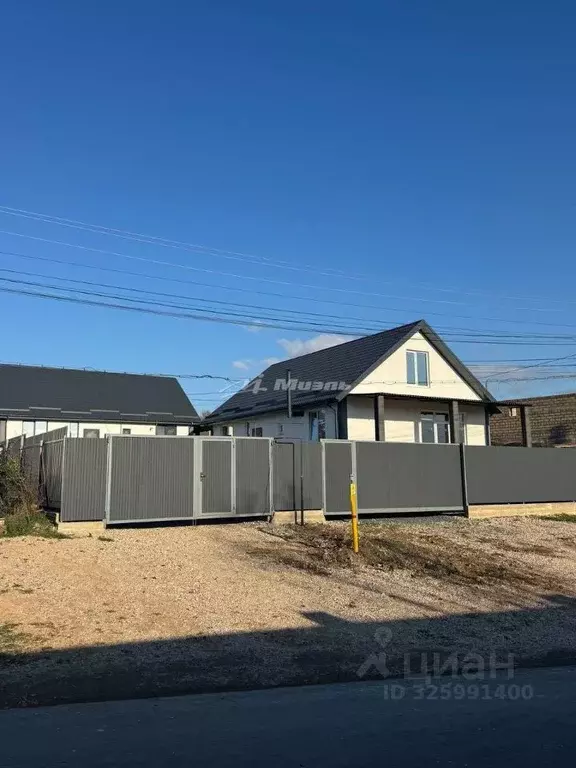 Дом в Крым, Симферопольский район, Добровское с/пос, с. Заречное ул. ... - Фото 1