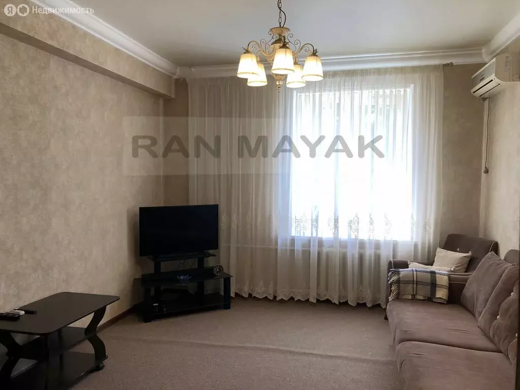 2-комнатная квартира: Майкоп, Краснооктябрьская улица, 3 (54.6 м) - Фото 0