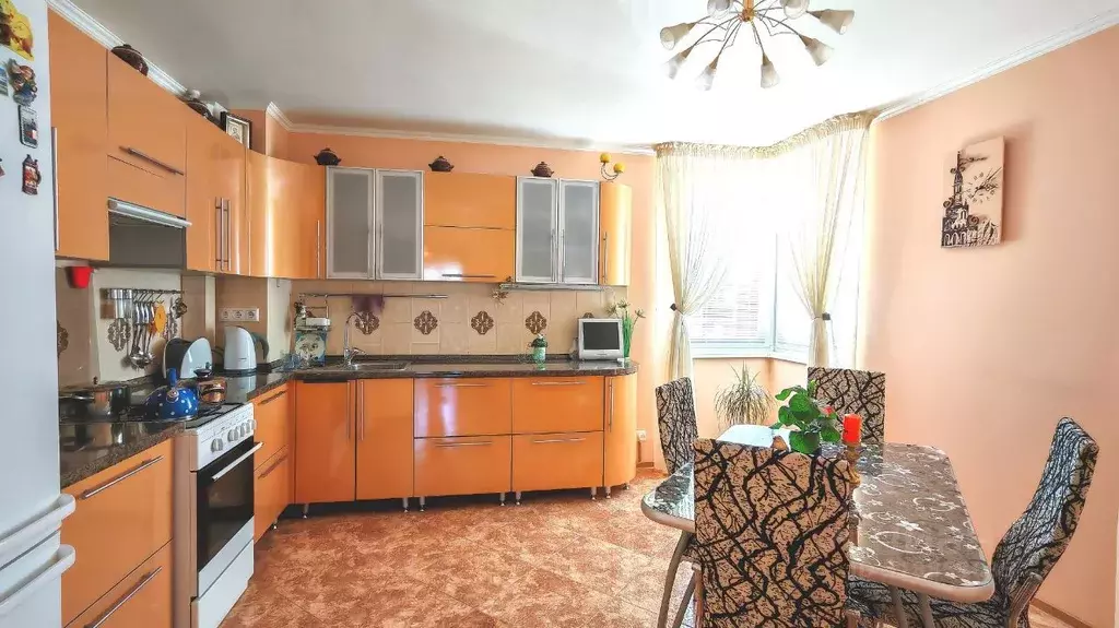 3-к кв. Пермский край, Чайковский ул. Азина, 5/1 (89.0 м) - Фото 0