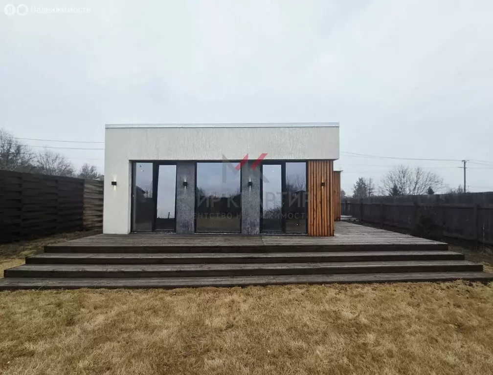 Дом в Усть-Абаканский район, посёлок Тепличный, Молодёжная улица, 1Б ... - Фото 1