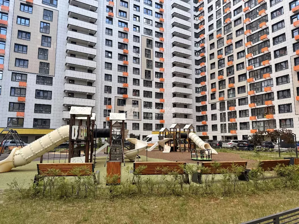 Продается 4-комнатная квартира - Фото 1