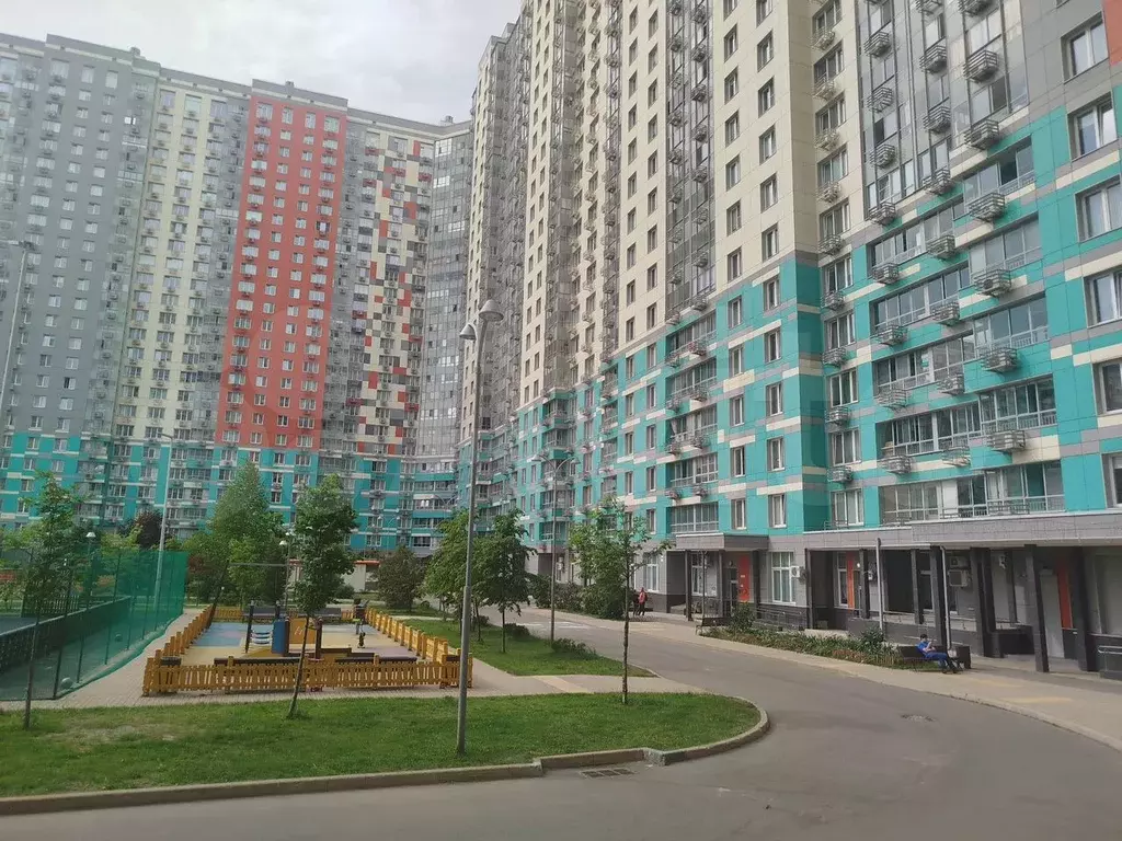 Доля в 3-к. квартире, 84 м, 15/25 эт. - Фото 0