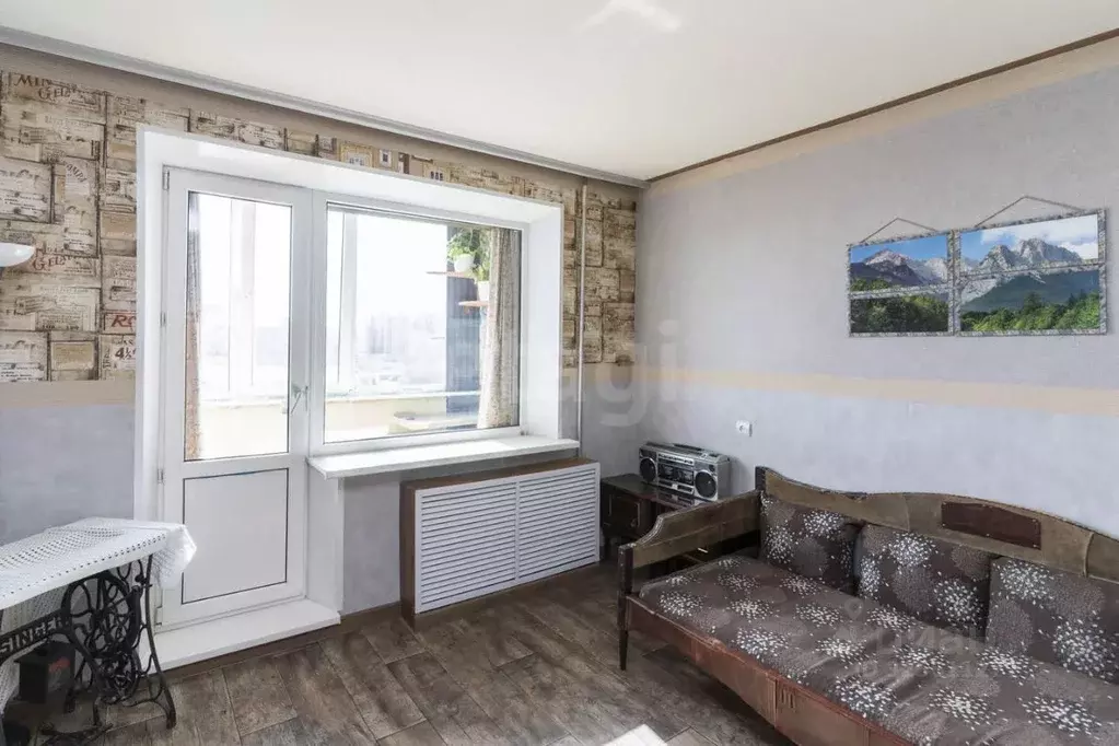 2-к кв. Тюменская область, Тюмень Народная ул., 2 (59.7 м) - Фото 0