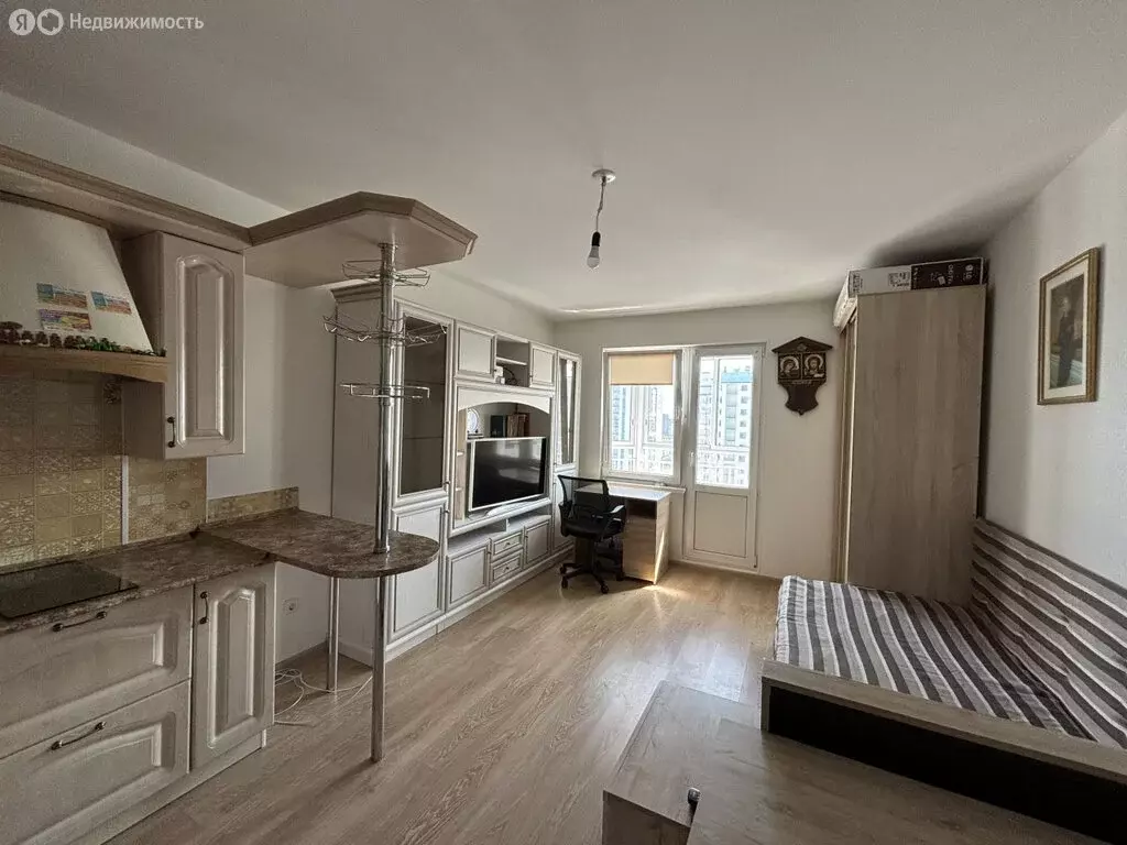Квартира-студия: Екатеринбург, Рассветная улица, 8к3 (26.4 м) - Фото 1