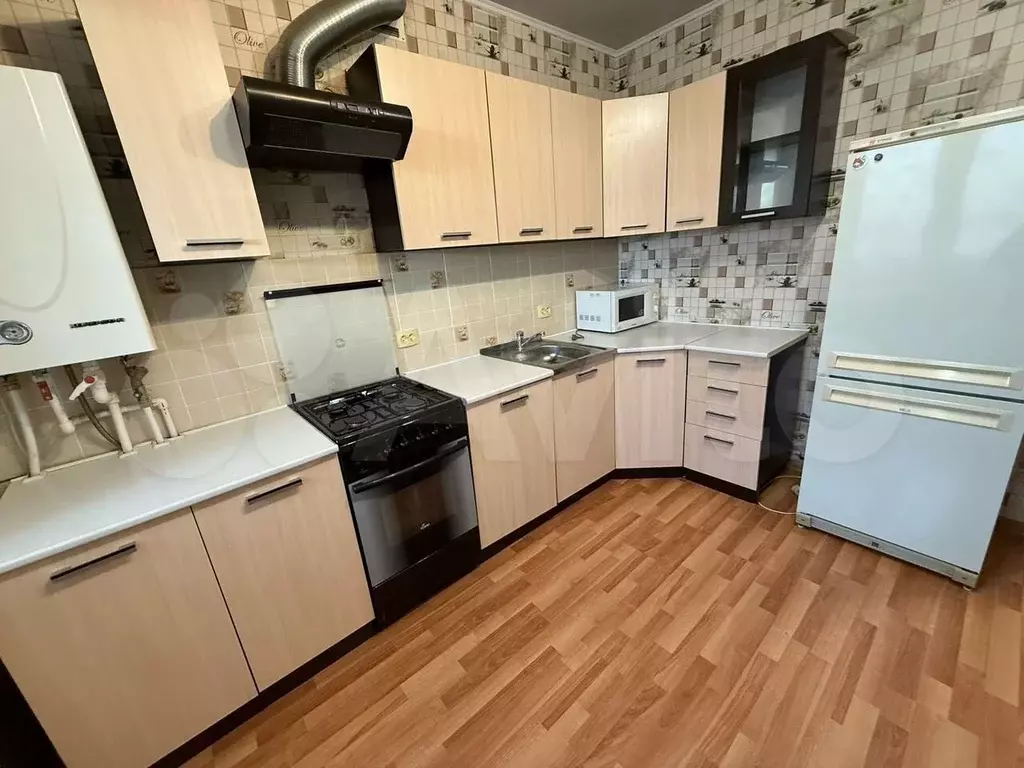 1-к. квартира, 45 м, 4/9 эт. - Фото 0