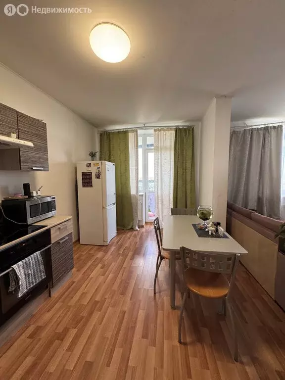 2-комнатная квартира: Екатеринбург, улица М.Н. Михеева, 2 (67 м) - Фото 1