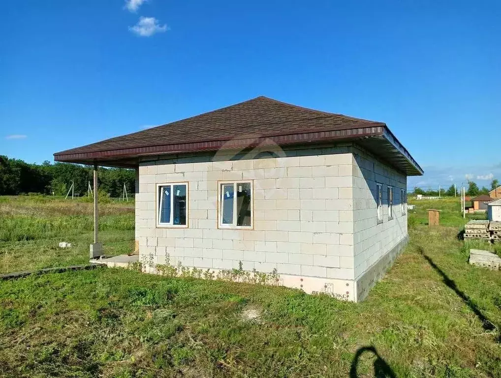 Дом в Белгородская область, Старый Оскол ул. Бархатная (90 м) - Фото 1