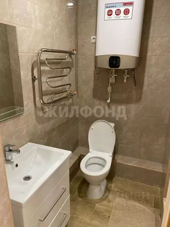 1-к кв. Новосибирская область, Новосибирск ул. Кошурникова, 22 (40.0 ... - Фото 1