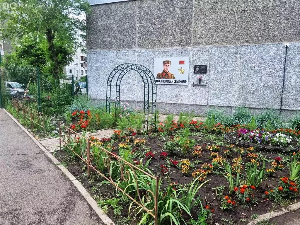 2-комнатная квартира: Красноярск, улица Забобонова, 2 (56 м) - Фото 0