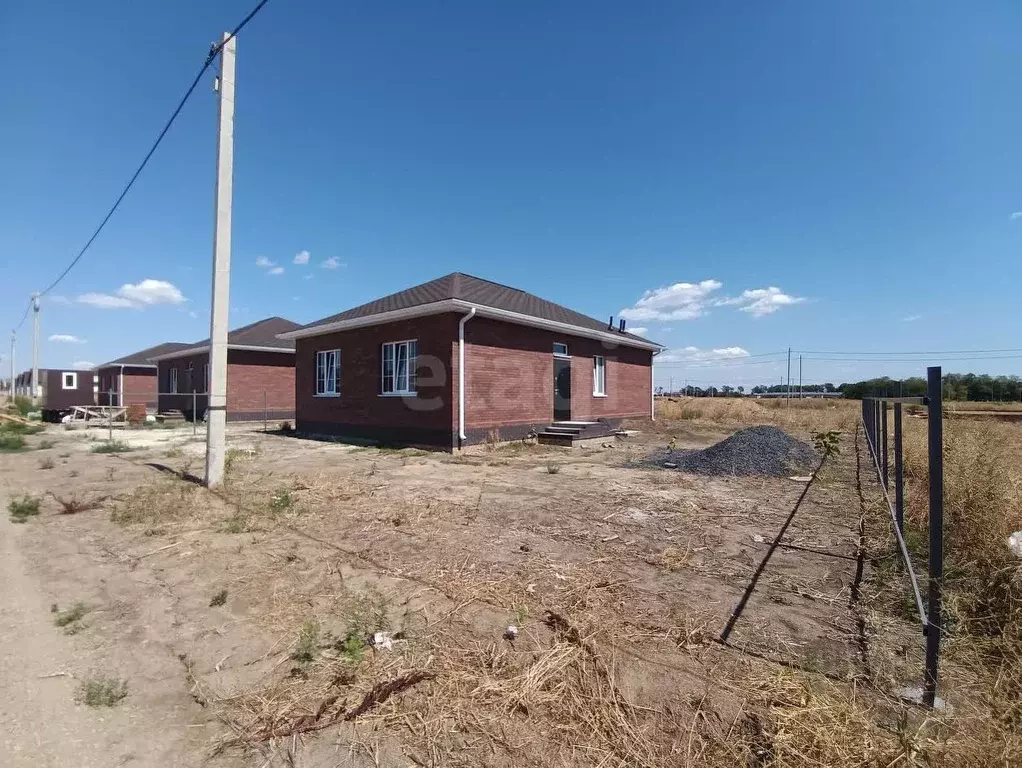 Дом в Ростовская область, Неклиновский район, с. Новобессергеневка ул. ... - Фото 0