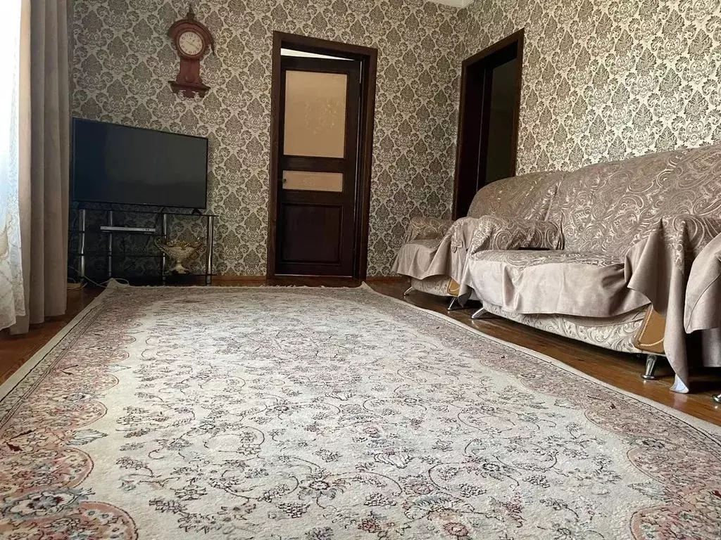 Дом в Дагестан, Дербент ул. Х. Тагиева, 8М (100 м) - Фото 1