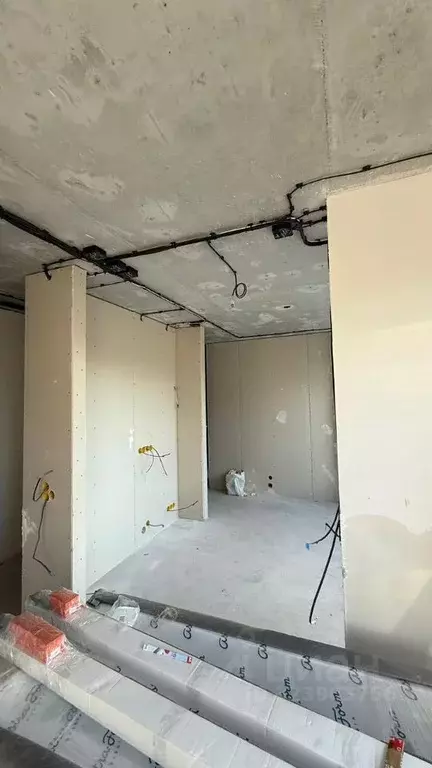 2-к кв. Свердловская область, Екатеринбург ул. Пехотинцев, 2Д (82.5 м) - Фото 2