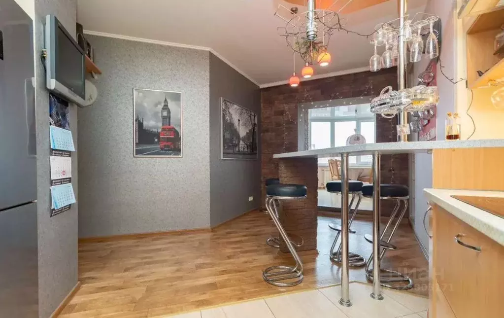 3-к кв. Омская область, Омск ул. Крупской, 4 (104.0 м) - Фото 1