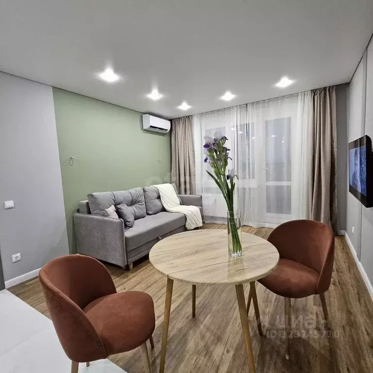 1-к кв. Тюменская область, Тюмень ул. Павла Шарова, 27 (41.0 м) - Фото 1