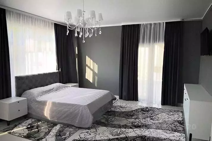 Дом в Краснодарский край, Апшеронск ул. Спорта, 2Е (300 м) - Фото 1