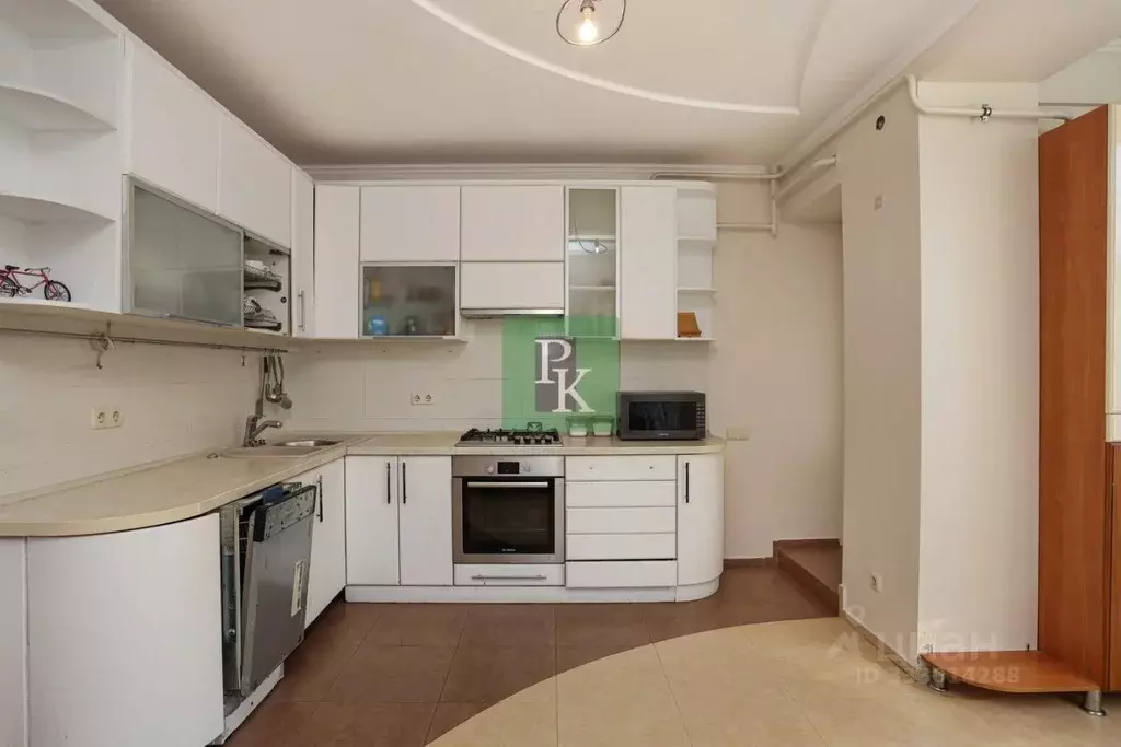 2-к кв. Севастополь ул. Вакуленчука, 26А (70.5 м) - Фото 2