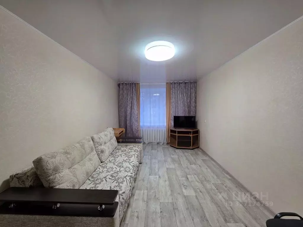 3-к кв. Челябинская область, Чебаркуль Электростальская ул., 34 (57.0 ... - Фото 1