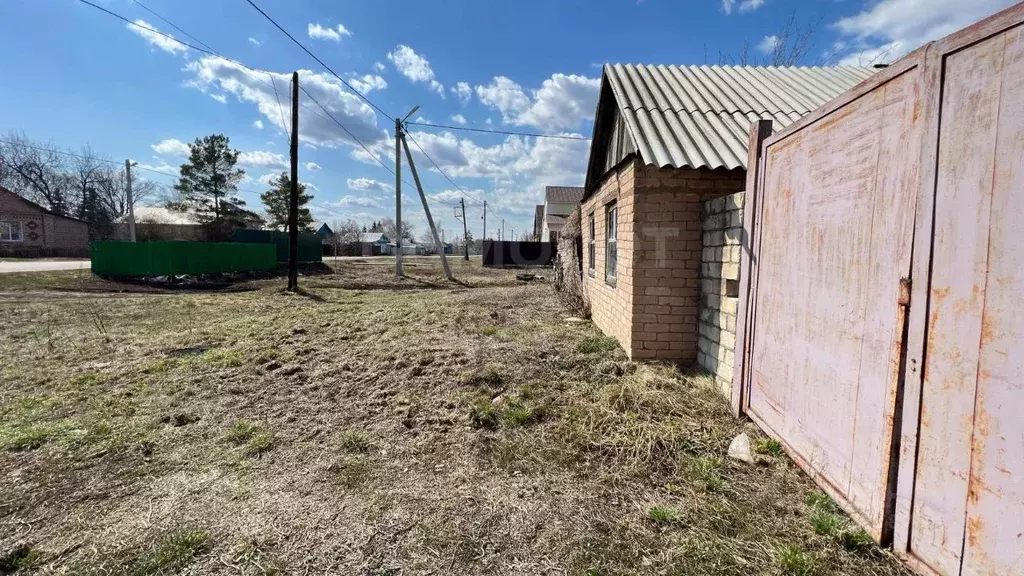 Дом в Оренбургская область, с. Октябрьское ул. Несмеянова, 20 (58 м) - Фото 1