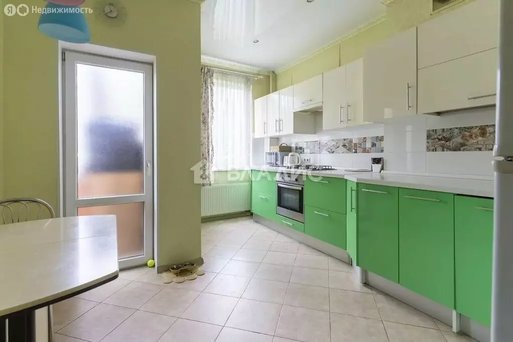 2-комнатная квартира: Калининград, улица Куйбышева, 98 (61.9 м) - Фото 1