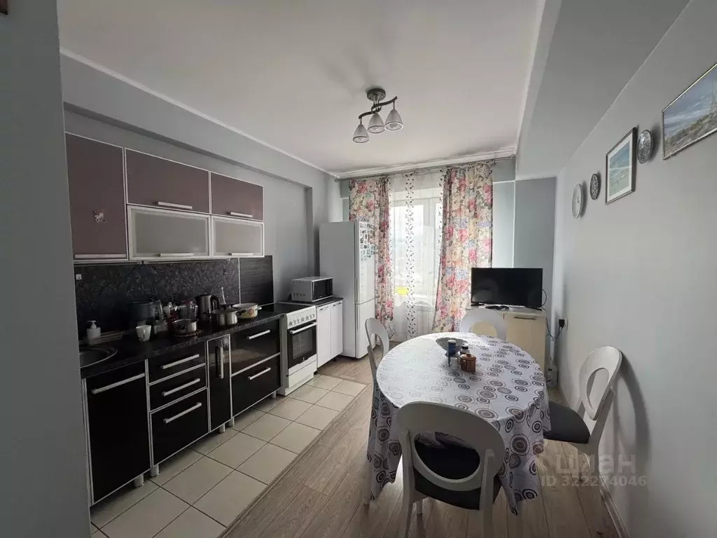 2-к кв. Бурятия, Улан-Удэ ул. Калашникова, 11Б (67.7 м) - Фото 1