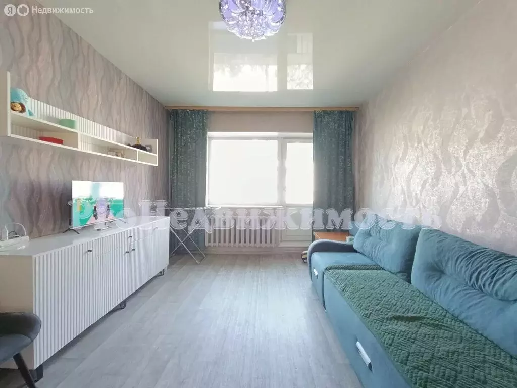 3-комнатная квартира: Кызыл, улица Калинина, 8 (64.2 м) - Фото 1