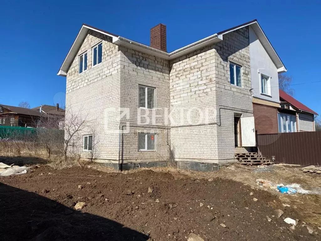 Дом 210 м на участке 4,5 сот. - Фото 1