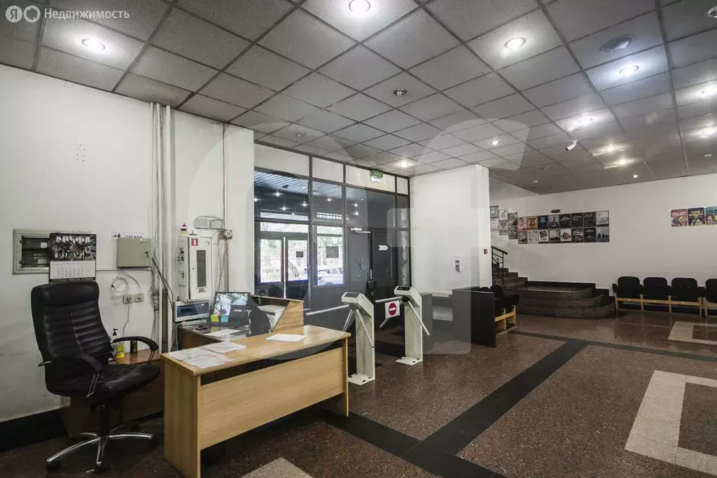Офис (2501 м) - Фото 2