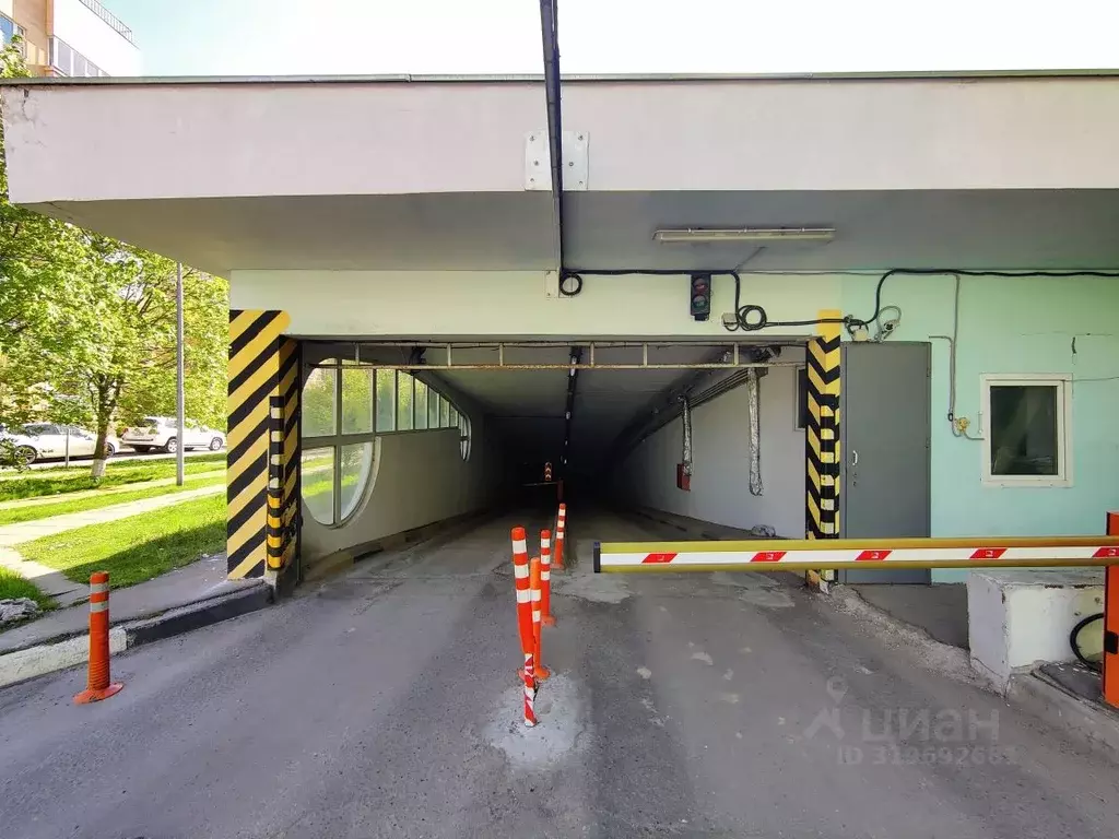 Гараж в Московская область, Красногорск городской округ, д. Глухово ... - Фото 1