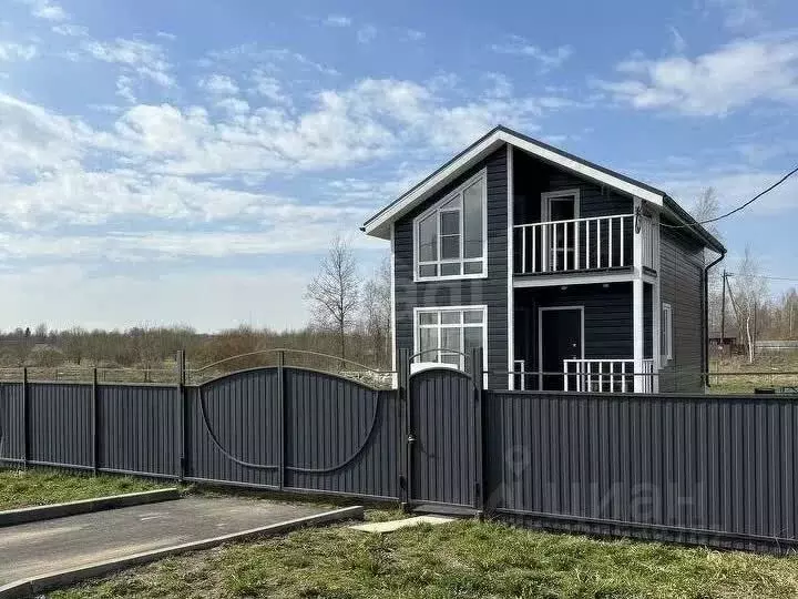 Дом в Ленинградская область, Кировское городское поселение, пос. ... - Фото 1