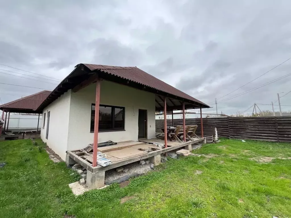 Дом в Астраханская область, Астрахань Турбазовская ул., 3/7 (172 м) - Фото 1