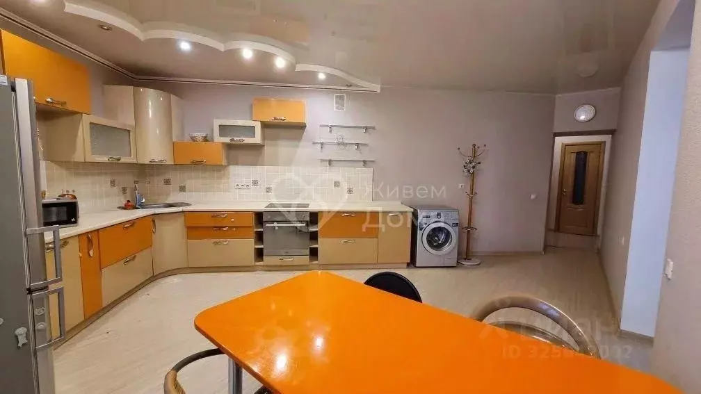 3-к кв. Волгоградская область, Волгоград ул. 8-й Воздушной Армии, 9а ... - Фото 0