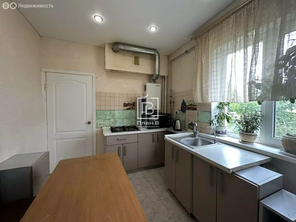 3-комнатная квартира: Кондрово, улица Циолковского, 7А (66.2 м) - Фото 0