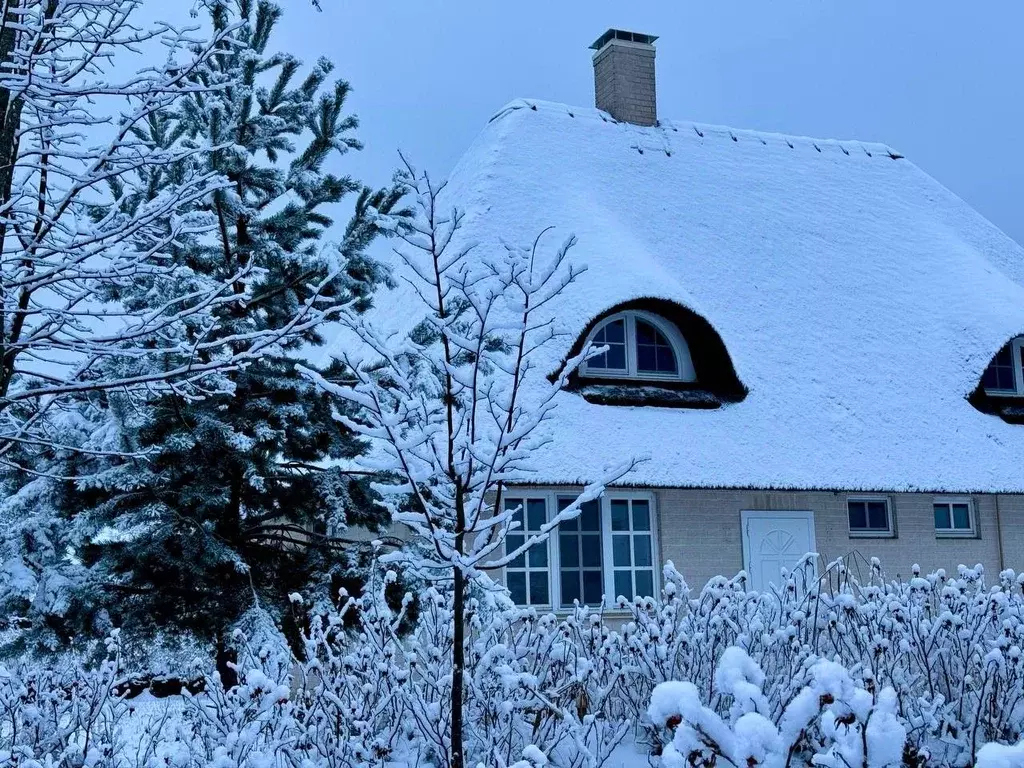 Дом в Тверская область, Конаковский муниципальный округ, д. Малое ... - Фото 1