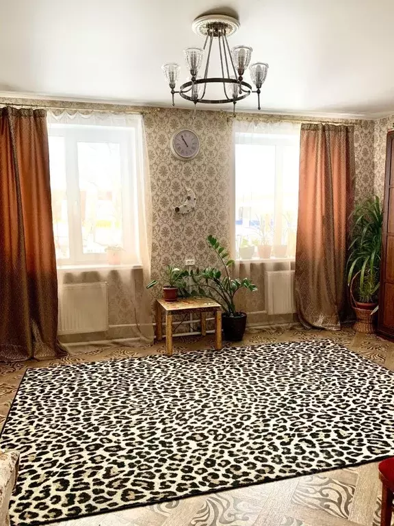 Дом в Омская область, Омский район, Дружинское с/пос, с. Красная Горка ... - Фото 1