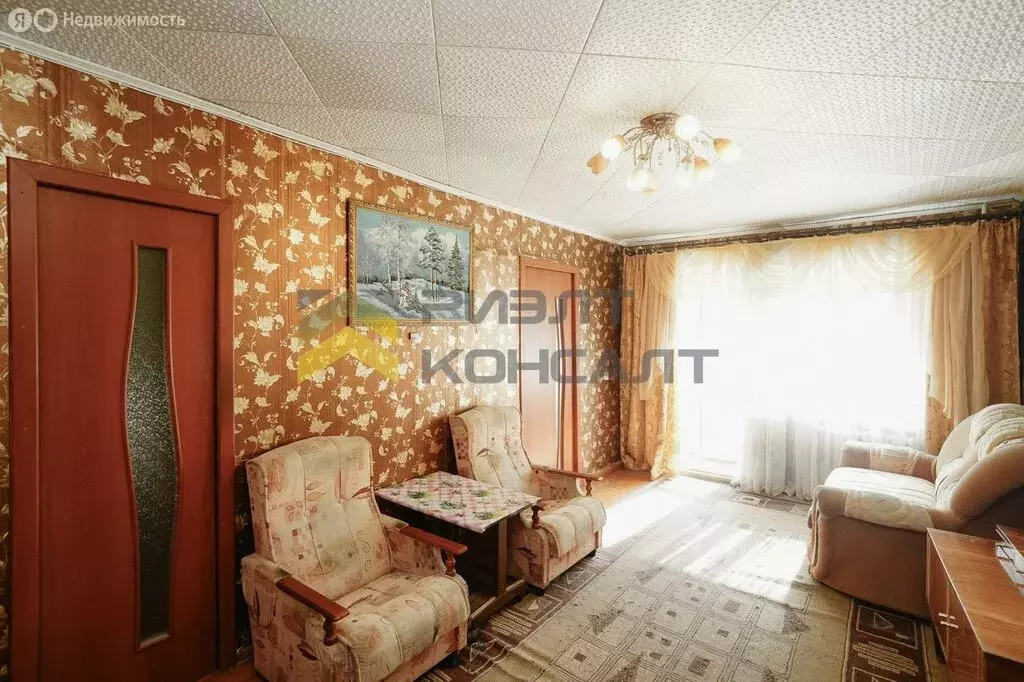 3-комнатная квартира: Омск, улица 22-го Партсъезда, 15 (41 м) - Фото 1