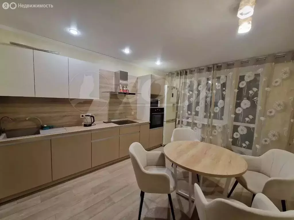 3-комнатная квартира: Тюмень, улица Павла Шарова, 7 (86.8 м) - Фото 2