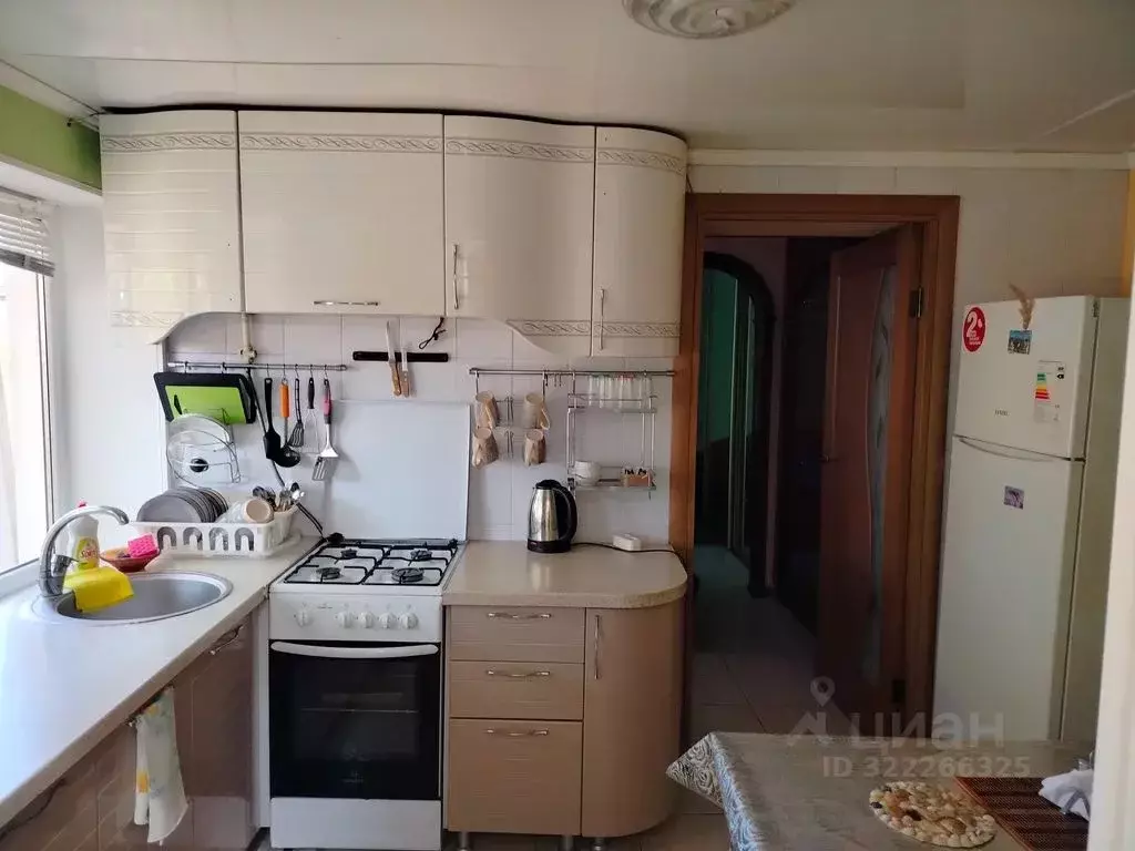 Дом в Краснодарский край, Динская ст-ца ул. Кирпичная, 59 (50 м) - Фото 1