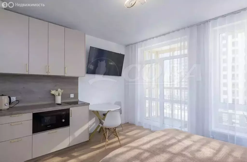 Квартира-студия: Тюмень, улица Юрия Рогачева, 11к2 (22 м) - Фото 1