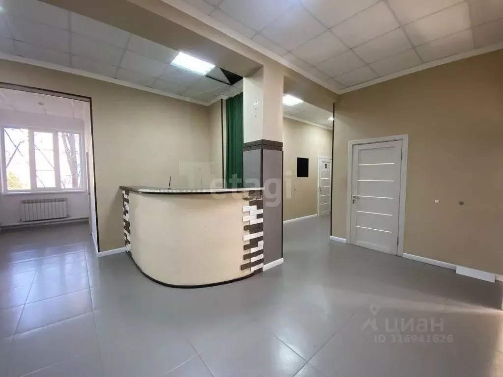 Торговая площадь в Ингушетия, Назрань ул. Муталиева (50 м) - Фото 0