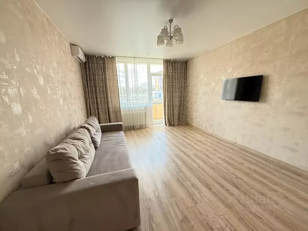 2-к кв. Крым, Симферополь ул. Тургенева, 11Б (60.0 м) - Фото 0