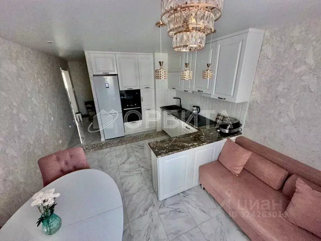 2-к кв. Тюменская область, Тюмень ул. Николая Никитина, 4к1 (66.9 м) - Фото 1